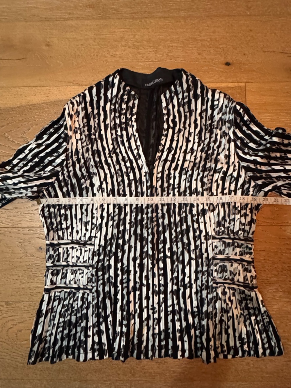Black/White Vertical Print Jacket  Full Zipper 3/4 Sleeve Shutter Pleats Sz M/L - Picture 10 of 16